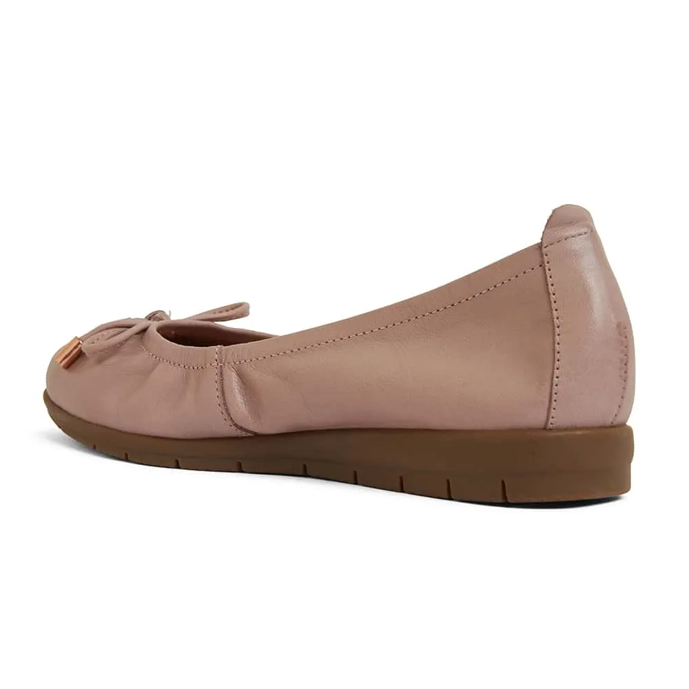 Barton Flat in Nude Leather