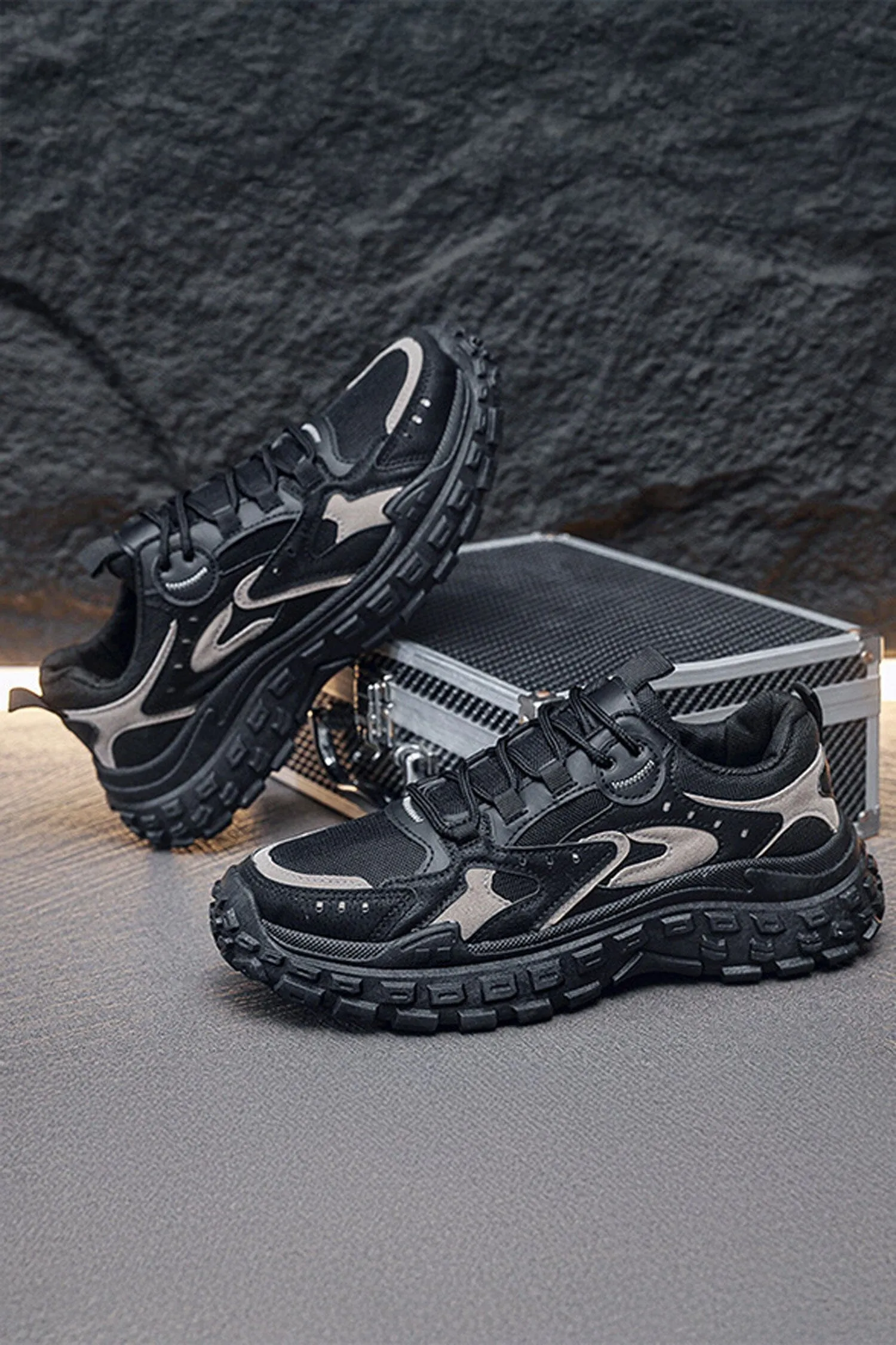 Men's Rugged Trail Sneakers