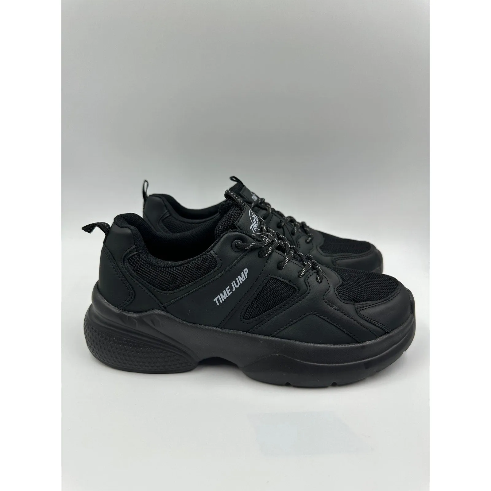 Men's Size 9, Black Low Top Sneakers w/ Ultra Thick Sole for Ultimate Support