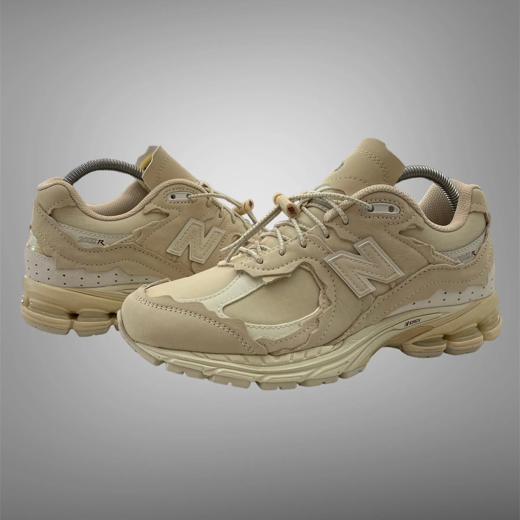 New Balance Men's M2002RDQ Beige Beige