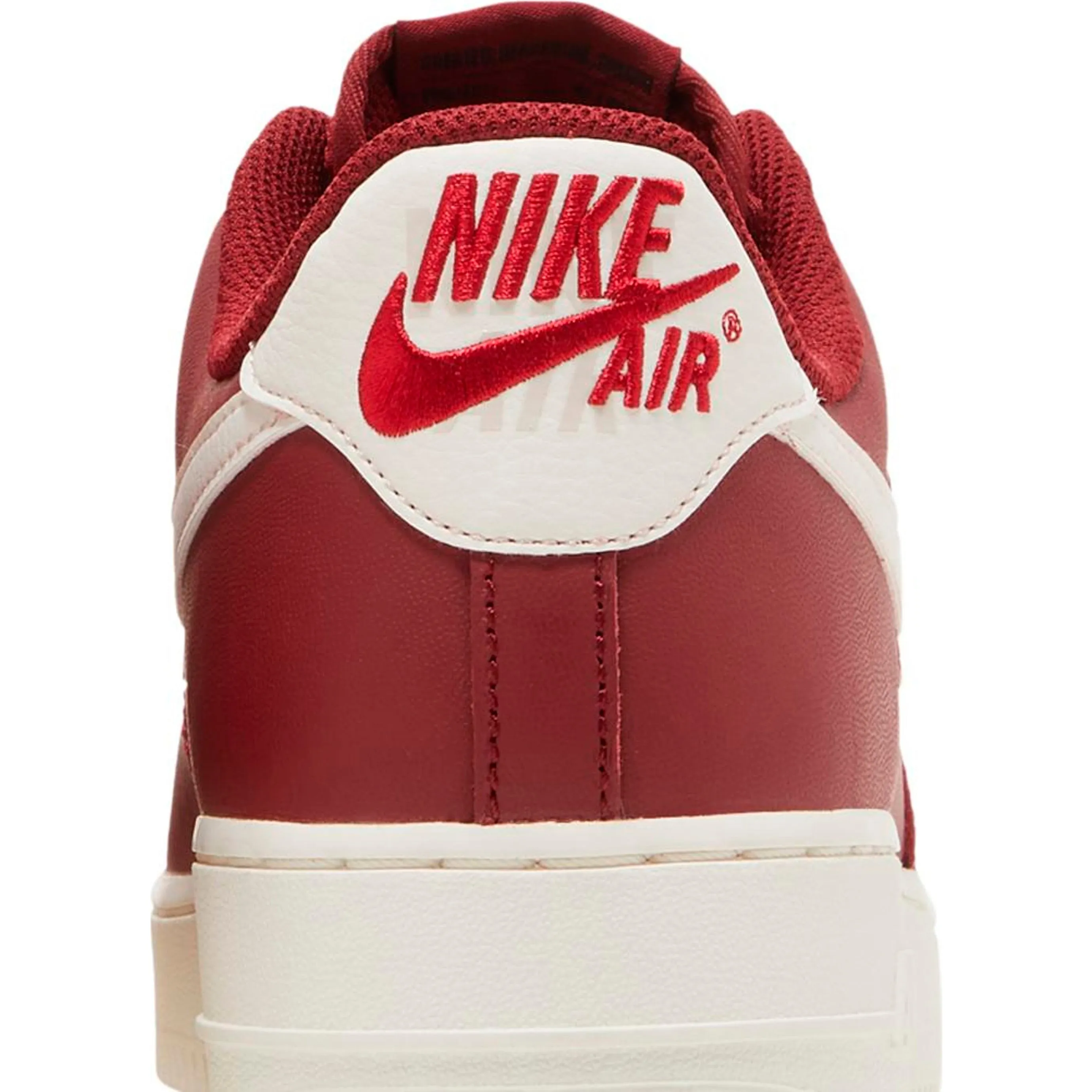 Nike Air Force 1 07 sneakers, red