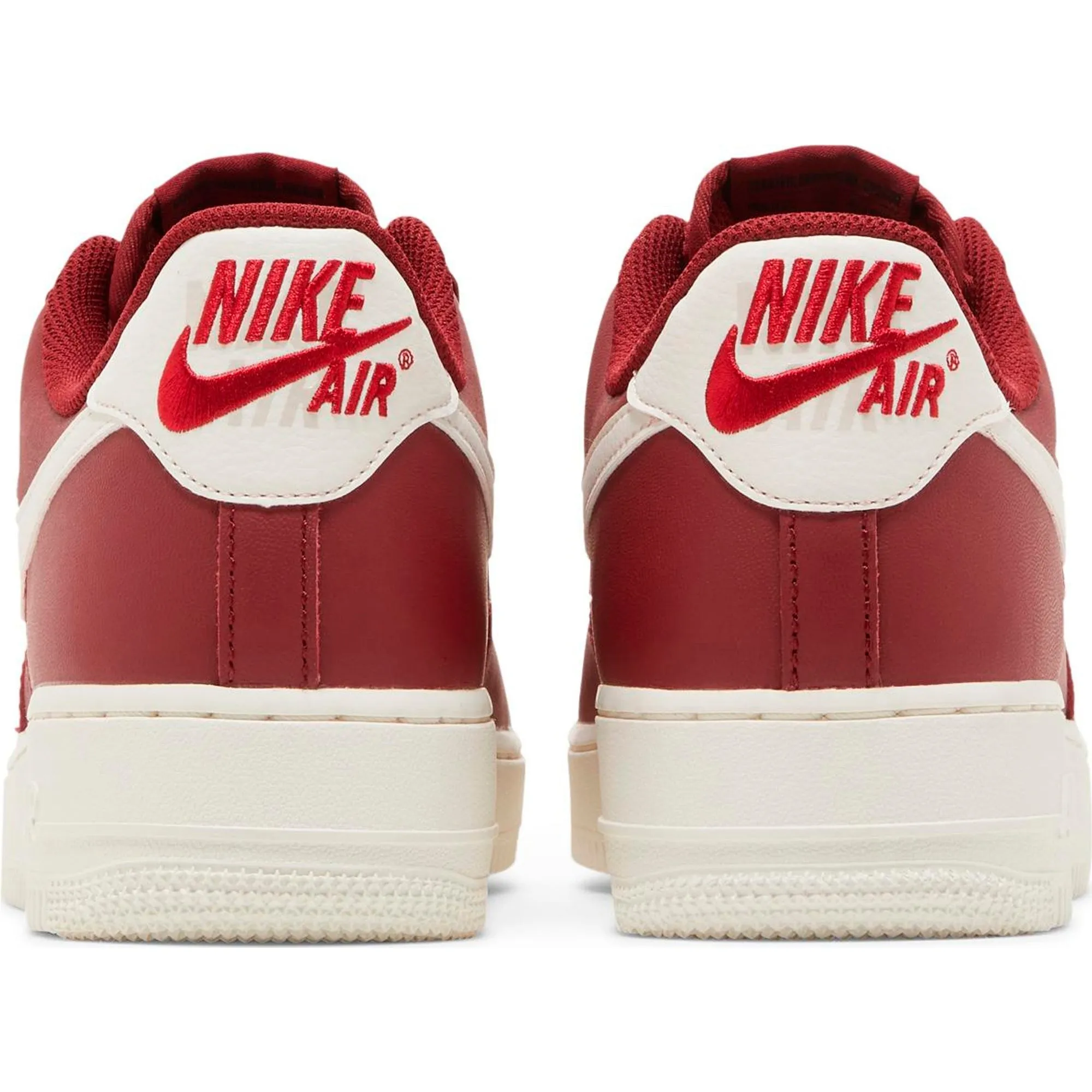 Nike Air Force 1 07 sneakers, red