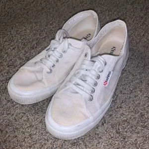 Superga Womens White Canvas Laced Sneakers Shoes Size 9.5