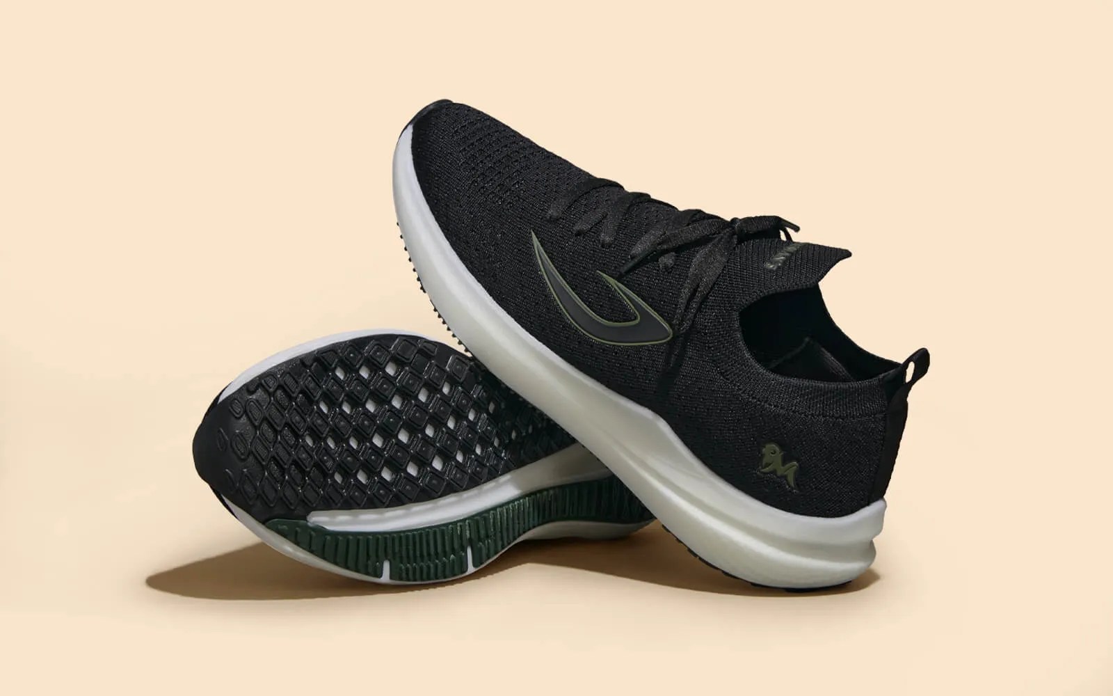 Whoosh Lite Sneakers : Black